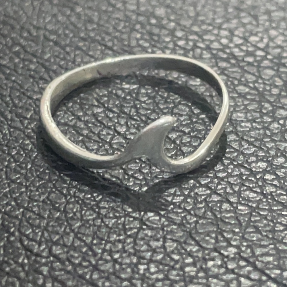 Sterling .925 OCEAN WAVE RING Sterling Silver Fine Jewelry Size 4.5